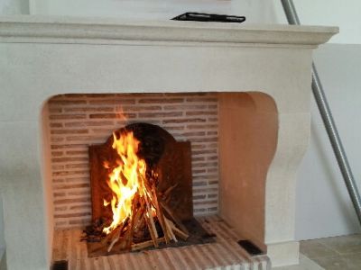 CHEMINEE EN PIERRE REF011