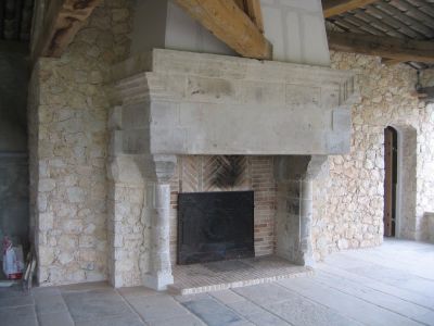 CHEMINEE EN PIERRE REF025