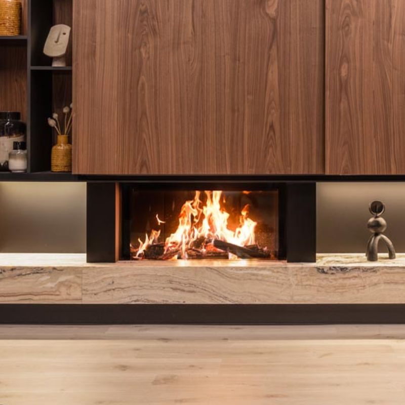 Cheminée à bois contemporaine